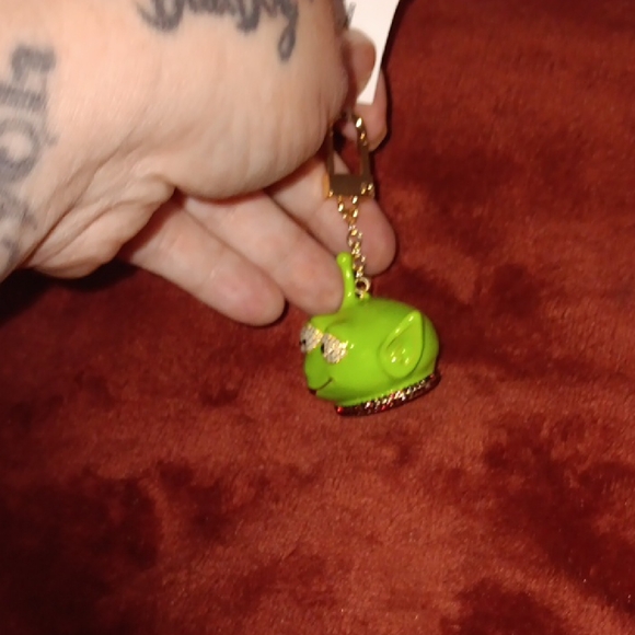 Green Alien Keychain - Picture 5 of 7